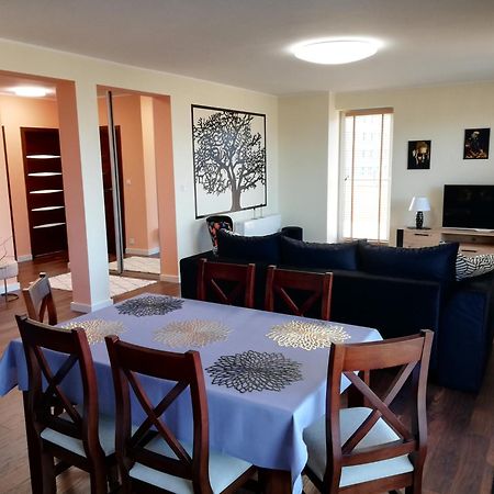 Apartament 80M2 Z 70M2 Tarasem -W Pelni Wyposazony - Wyjatkowe Centrum Miasta Wloclawek Exterior photo