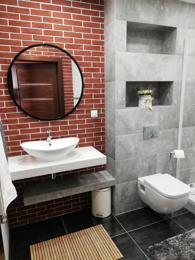 Apartament 80M2 Z 70M2 Tarasem -W Pelni Wyposazony - Wyjatkowe Centrum Miasta Wloclawek Exterior photo